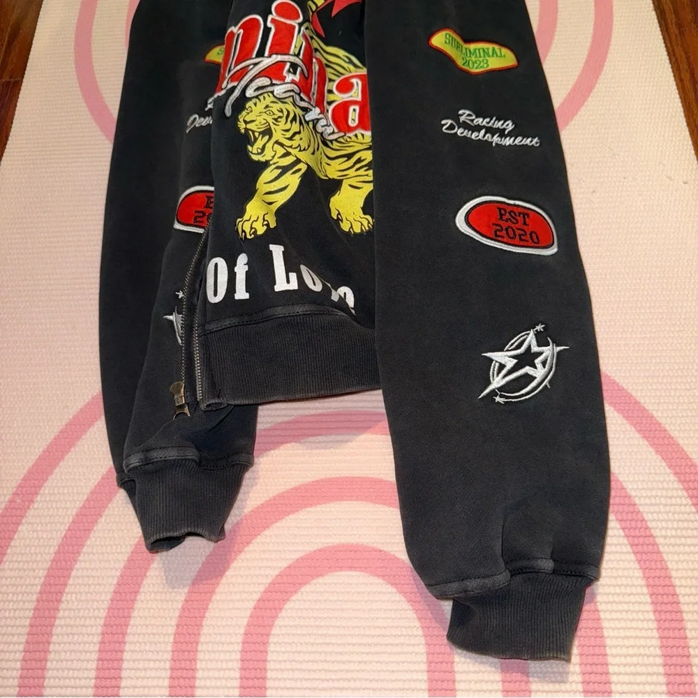 PacSun Black Oversize Graphic Sweater - Picture 4 of 11